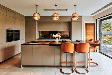 Cucina ad Angolo da 5,25M con sopra-pensili