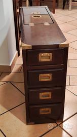 comodino stile nautico 