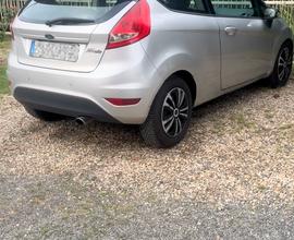 Ford fiesta benzina-gpl
