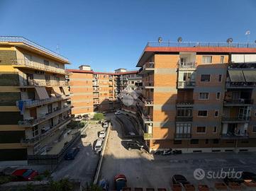 2 LOCALI A NAPOLI