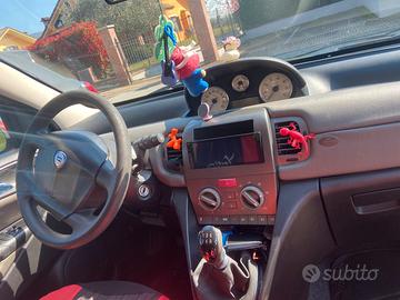 Lancia ypsilon 1.2 16 v