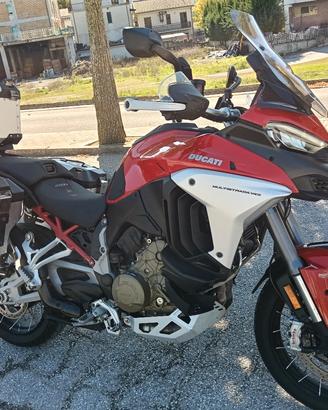 Multistrada V4s travel e radar 