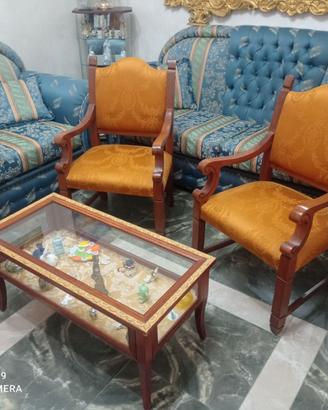 2 Divani  + 2 poltroncine + 1 tavolinetto da salot