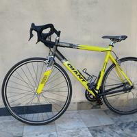 bici da corsa in alluminio 