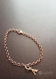 Bracciale con lettera A a catenella.