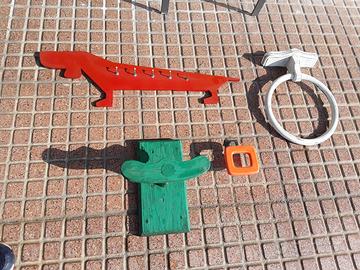 4 appendi abiti vintage o antichi