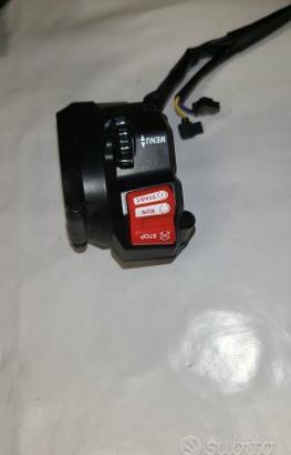 DEVIO LUCI DESTRO PULSANTIERE YAMAHA R1 R1 M 2020