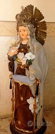 Statua antica - vestita e restaurata della Madonna