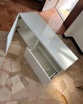 mobile Ikea bianco