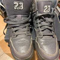 Scarpe Nike Jordan grigie numero 38,5