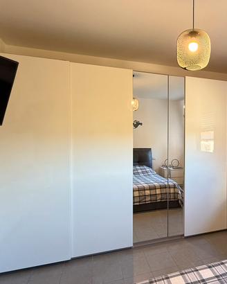 Guardaroba IKEA PAX con ante scorrevoli HASVIK