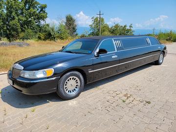 Lincoln Limousine Town car V8 4.6cc 209cv Benz/Gpl