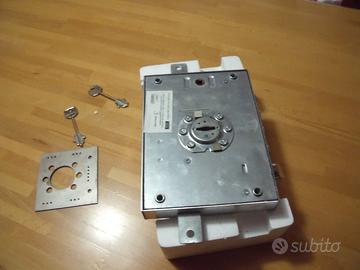 Serratura porta diesse del tipo a mappa usata