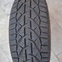 Gomme invernali TAURUS 215/60 R16  99H