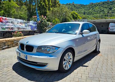 Bmw 118d grigio metallizzato cambio automatico