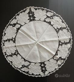 centro tavola in pizzo