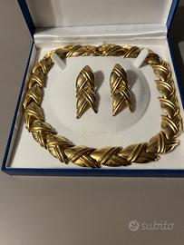 Set collana e orecchini in metallo dorato