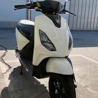 Piaggio 1 ONE scooter motorino elettrico