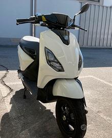 Piaggio 1 ONE scooter motorino elettrico