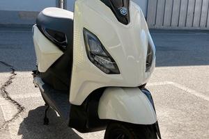 Piaggio 1 ONE scooter motorino elettrico