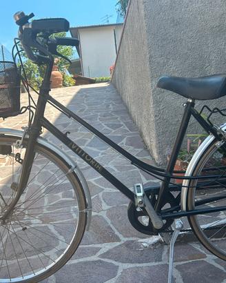 Bicicletta City Bike Vittoria con cambio Shimano