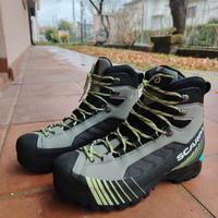 Scarpone da trekking/alpinismo veloce la SCARPA