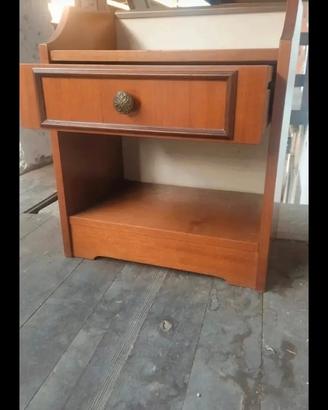 Comodino anni 60