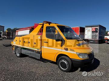 Mercedes Sprinter 413 soccorso stradale con forche