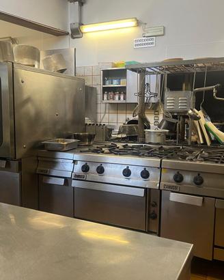 cucina a gas professionale Zanussi per ristorante