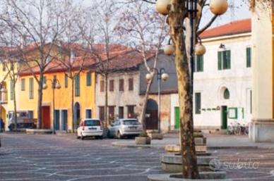 Stanze libere in appartamento 100MQ- 300 Tut. Inc