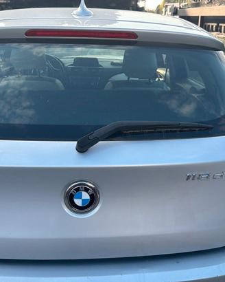 Baule / portellone posteriore BMW 118d anno 2011 -