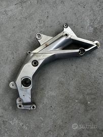 Supporto telaio destro Aprilia Dorsoduro 750