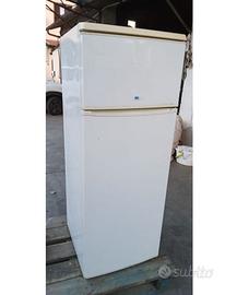 FRIGO CON CONGELATORE