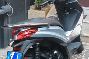 Piaggio Medley  125