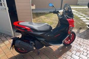 Scooter Sr Gt 125 Aprilia
