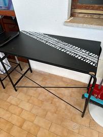 Tavolo scrivania solido in metallo – salvaspazio