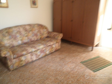 Casa semiarredata con giardino e garage