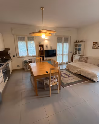 Trilocale con posto auto e terrazzi 650 sett