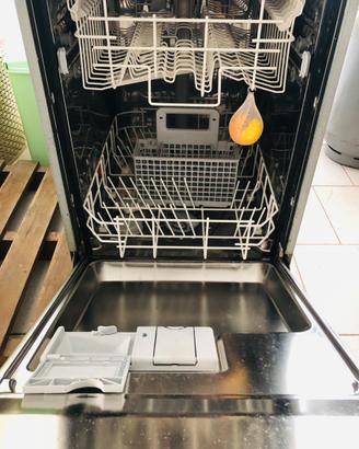 Lavastoviglie da incasso slim Zanussi