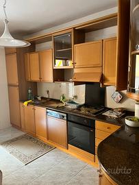 Cucina scavolini componibile con tavolo e 6 sedie