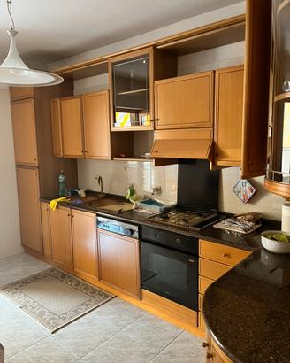 Cucina scavolini componibile con tavolo e 6 sedie