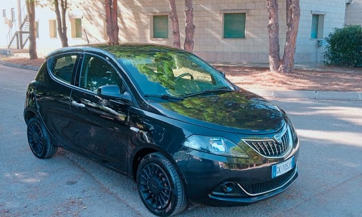 Lancia Ypsilon 1.0 FireFly 5 porte S&S Hybrid Ecoc