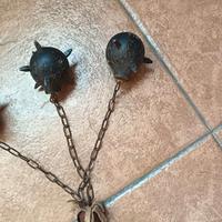 Mazzafusto a tre catene con palle  chiodate