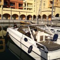 Barca a motore baglietto