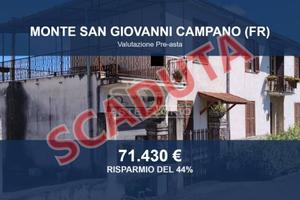Immobile in asta di 220 m² con box auto a Monte Sa