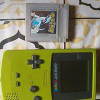 Gameboy colors verde con pokemon silver