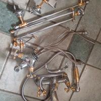 Rubinetto e corpo doccia set porta asciugamani