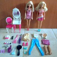 Due Barbie con accessori