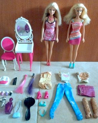 Due Barbie con accessori