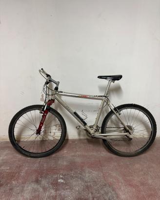 MTB ATX850